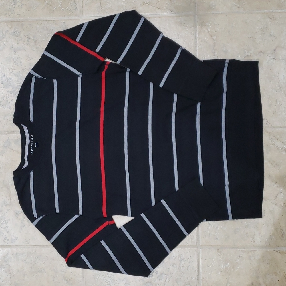 American Eagle Standard Fit Crew Neck Shirt